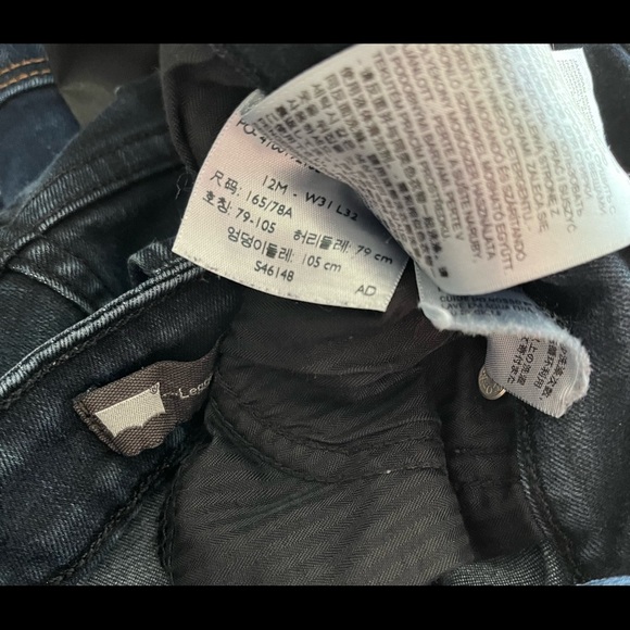 Levi’s - Picture 3 of 3